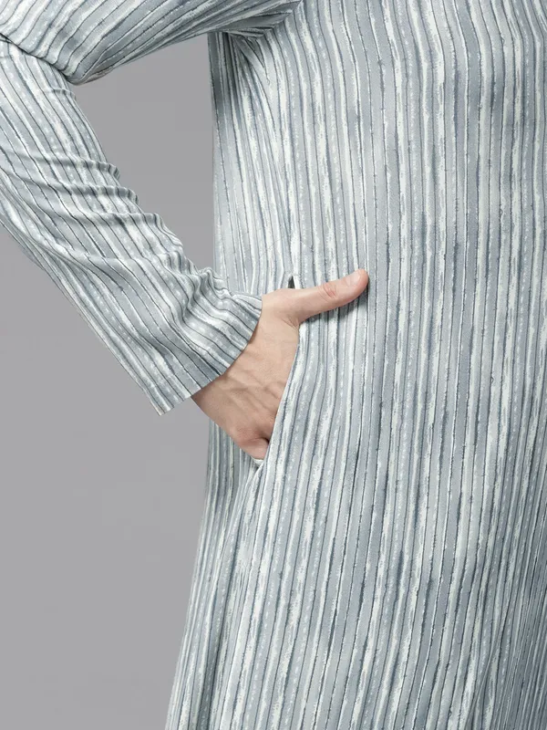 Men_Off_White_&_Grey_Pure_Cotton_Embroidered_Staright_Kurta_With_Pajama