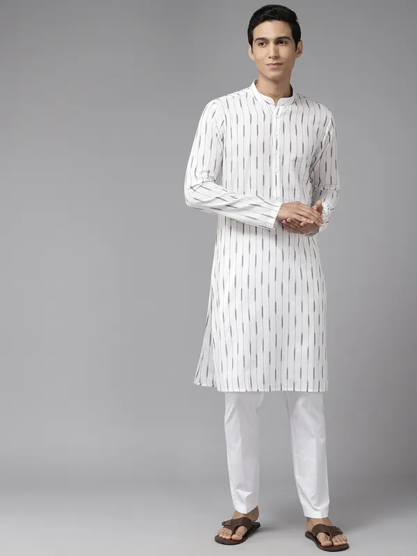 Men_White_&_Grey_Pure_Cotton_Printed_Staright_Kurta_With_Pajama