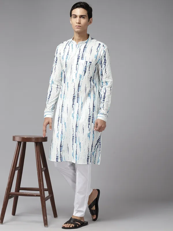 Men_White_&_Blue_Pure_Cotton_Printed_Staright_Kurta_With_Pajama