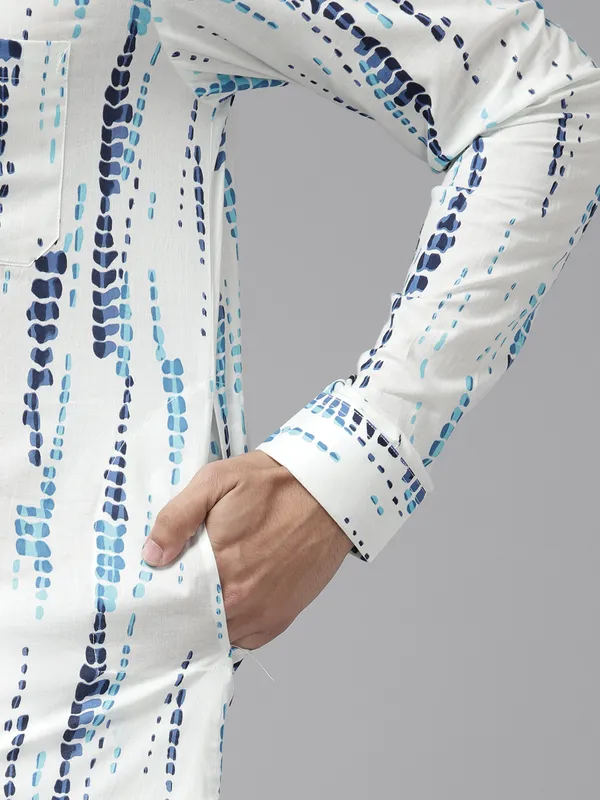 Men_White_&_Blue_Pure_Cotton_Printed_Staright_Kurta_With_Pajama