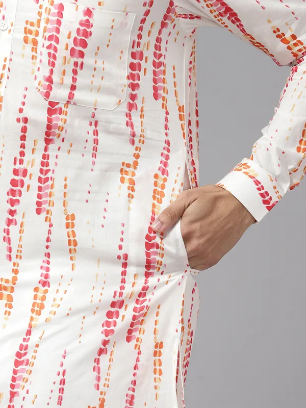 Men_White_&_Pink_Pure_Cotton_Printed_Staright_Kurta_With_Pajama