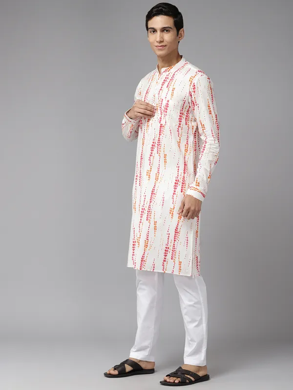 Men_White_&_Pink_Pure_Cotton_Printed_Staright_Kurta_With_Pajama