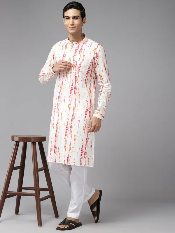 Men_White_&_Pink_Pure_Cotton_Printed_Staright_Kurta_With_Pajama