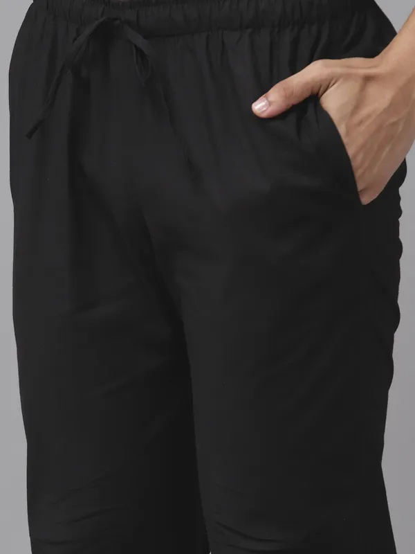 Men_Black_&_Red,_Yellow,White_Pure_Cotton_Printed_Staright_Kurta_With_Pajama