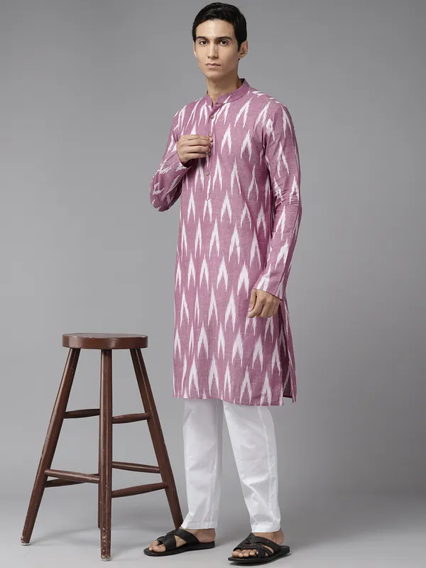 Men_Lavender_&_White_Pure_Cotton_Printed_Staright_Kurta_With_Pajama
