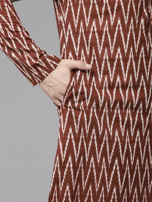 Men_Maroon_&_White_Pure_Cotton_Printed_Staright_Kurta_With_Pajama