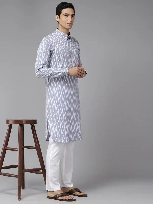 Men_Grey_&_White_Pure_Cotton_Printed_Staright_Kurta_With_Pajama