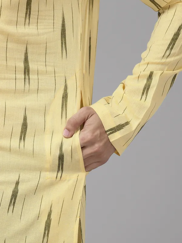 Men_Cream_&_Green_Pure_Cotton_Printed_Staright_Kurta_With_Pajama