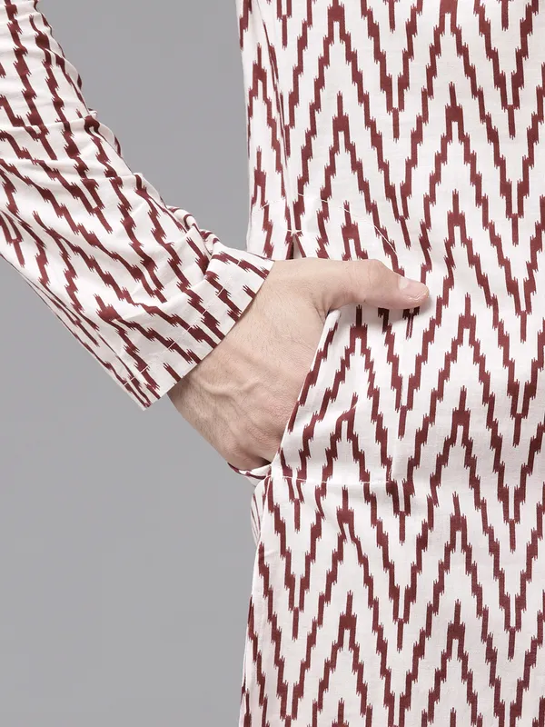 Men_Off_White_&_Maroon_Pure_Cotton_Printed_Staright_Kurta_With_Pajama