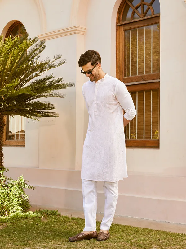 Men_White_Cotton_Pintex_Design_Pink_Thared_Work_&_Sequence_Kurta_With_Pyjama