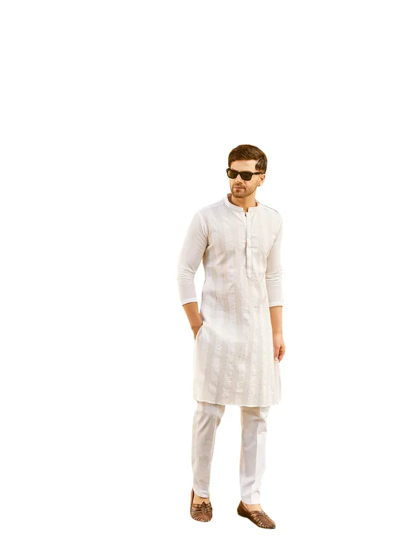 Men_White_Cotton_Pintex_Design_Gold_Thared_Work_Kurta