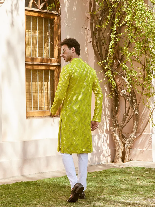 Sequins_Embroidered_Rayon_Straight_Kurta