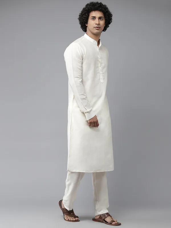 Solid_Kurta_With_Pyjama_&_Jacquard_Nehru_Jacket