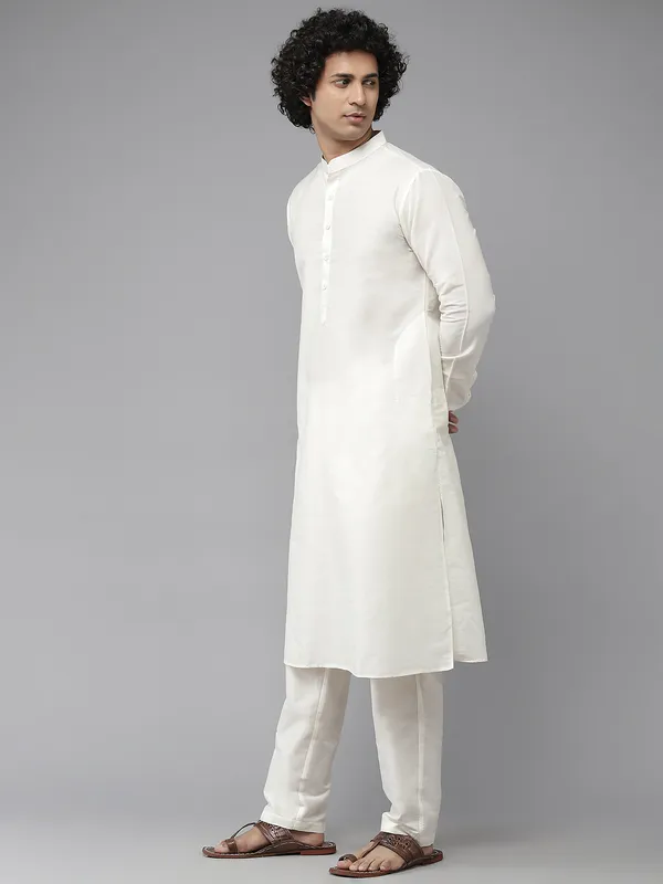 Men_Blue_&_White_Solid_Kurta_Pyjamas_With_Nehru_Jacket