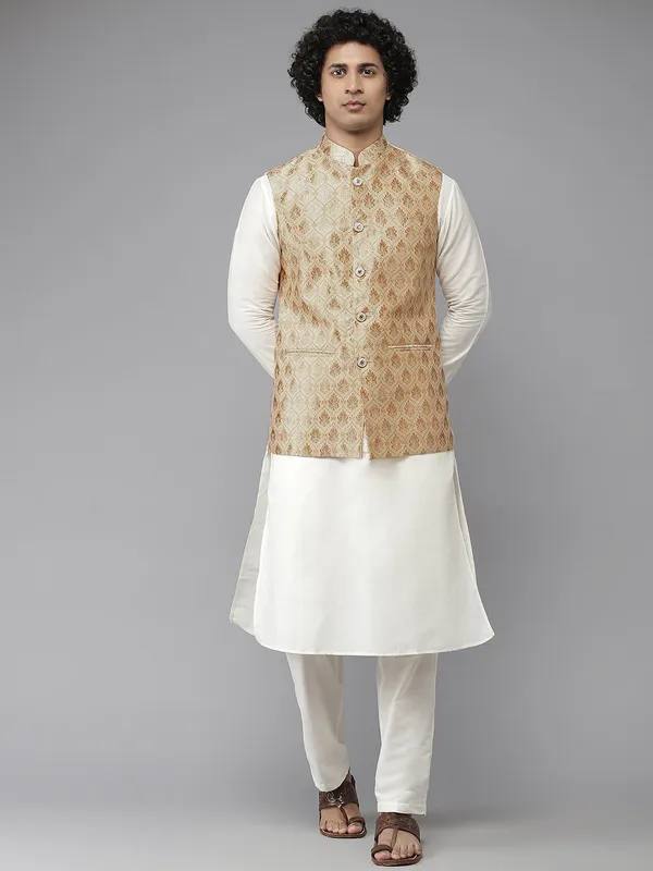 Solid_Kurta_With_Pyjama_&_Jacquard_Nehru_Jacket