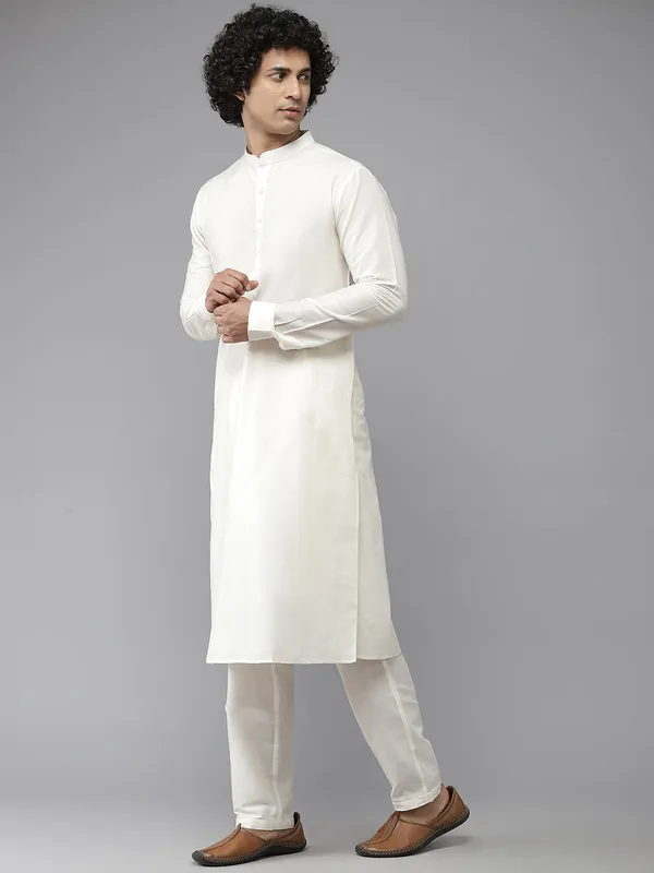 Solid_Kurta_With_Pyjama_&_Jacquard_Nehru_Jacket