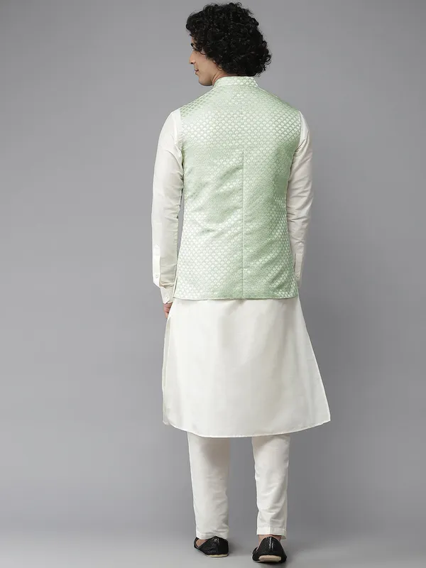 Solid_Kurta_With_Pyjama_&_Jacquard_Nehru_Jacket