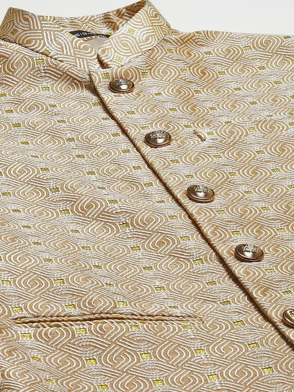 Solid_Kurta_With_Pyjama_&_Jacquard_Nehru_Jacket