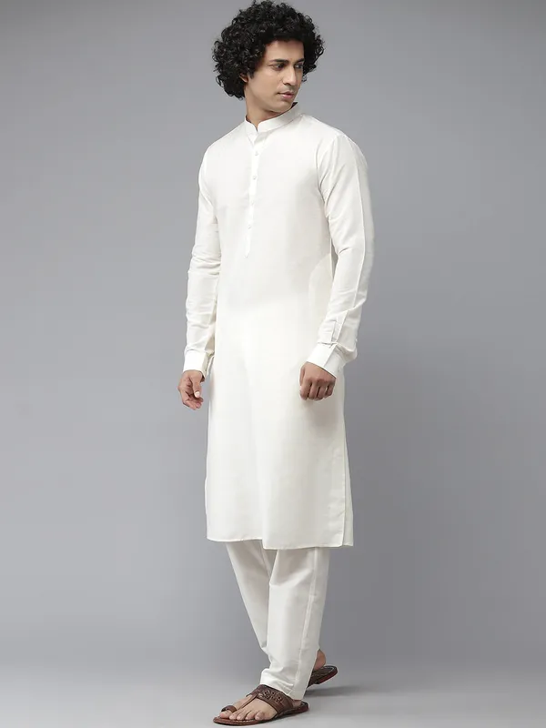 Solid_Kurta_With_Pyjama_&_Jacquard_Nehru_Jacket