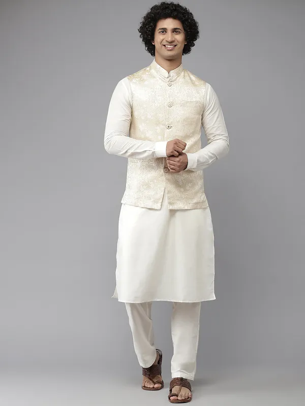 Solid_Kurta_With_Pyjama_&_Jacquard_Nehru_Jacket