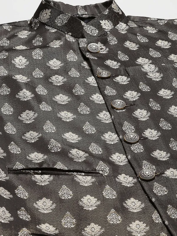 Solid_Kurta_With_Pyjama_&_Jacquard_Nehru_Jacket