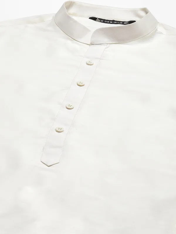 Solid_Kurta_With_Pyjama_&_Jacquard_Nehru_Jacket