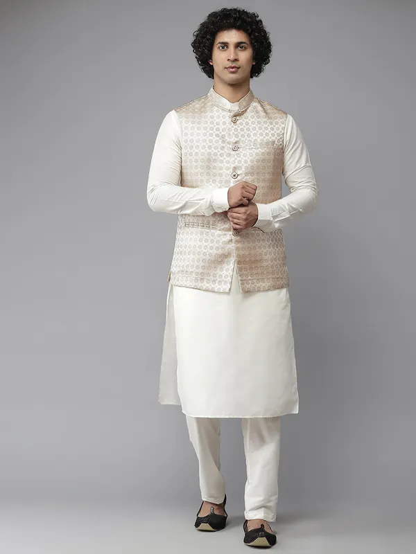 Men_Gold_&_White_Solid_Kurta_Pyjamas_With_Nehru_Jacket