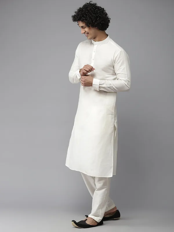 Solid_Kurta_With_Pyjama_&_Jacquard_Nehru_Jacket