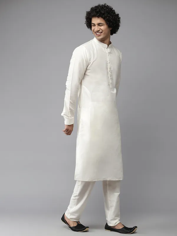 Men_Gold_&_White_Solid_Kurta_Pyjamas_With_Nehru_Jacket