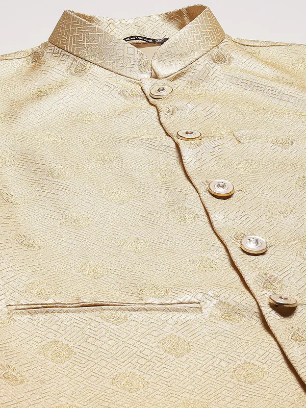 Men_Gold_&_White_Solid_Kurta_Pyjamas_With_Nehru_Jacket
