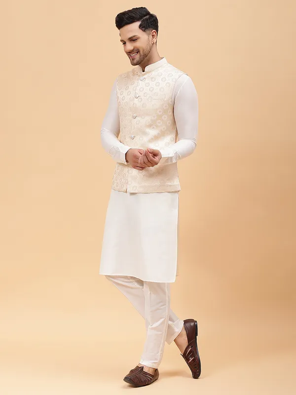 Men_Off_White_Kurta_Pajama_&_Gold_Woven_Design_Jacquard_Nehru_Jacket