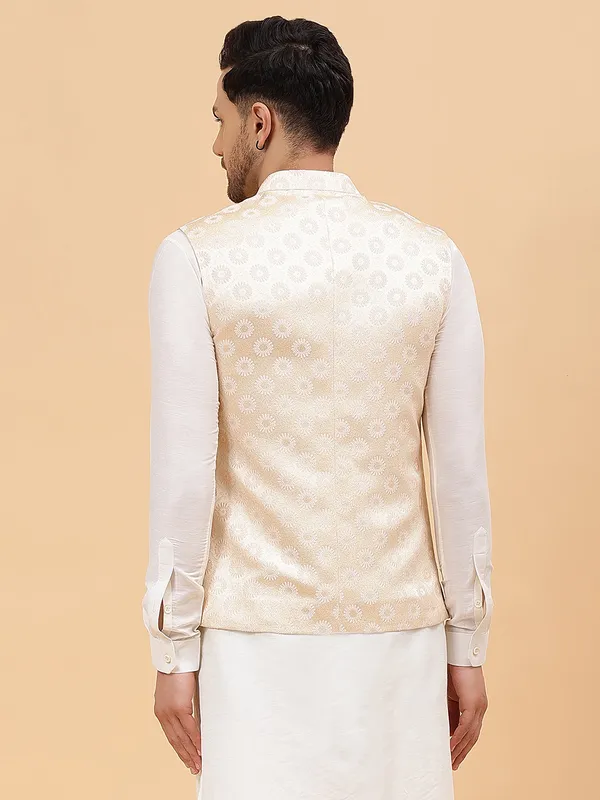 Men_White_Solid_Kurta_Pajama_With_Golden_Nehru_jacket