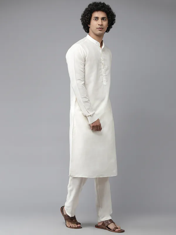 Men_Off_White_Kurta_Pajama_&_Peach_Woven_Design_Jacquard_Nehru_Jacket