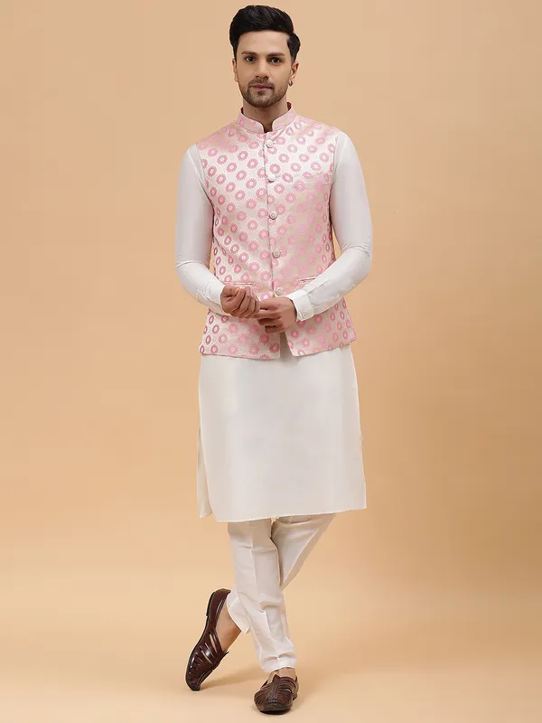 Men_Off_White_Kurta_Pajama_&_Pink_Woven_Design_Jacquard_Nehru_Jacket