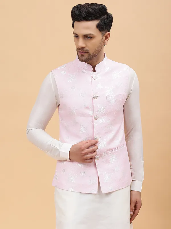 Pure_Silk_Kurta_&_Pyjama_with_Woven_Jacquard_Nehru_Jacket