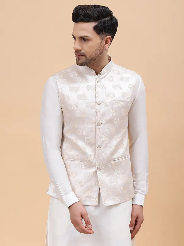 Men_Off_White_Kurta_Pajama_&_Gold_Woven_Design_Jacquard_Nehru_Jacket