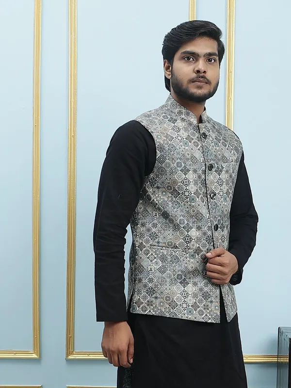 Pure_Cotton_Straight_Kurta_&_Pyjama_Set_with_Printed_Cotton_Nehru_Jacket