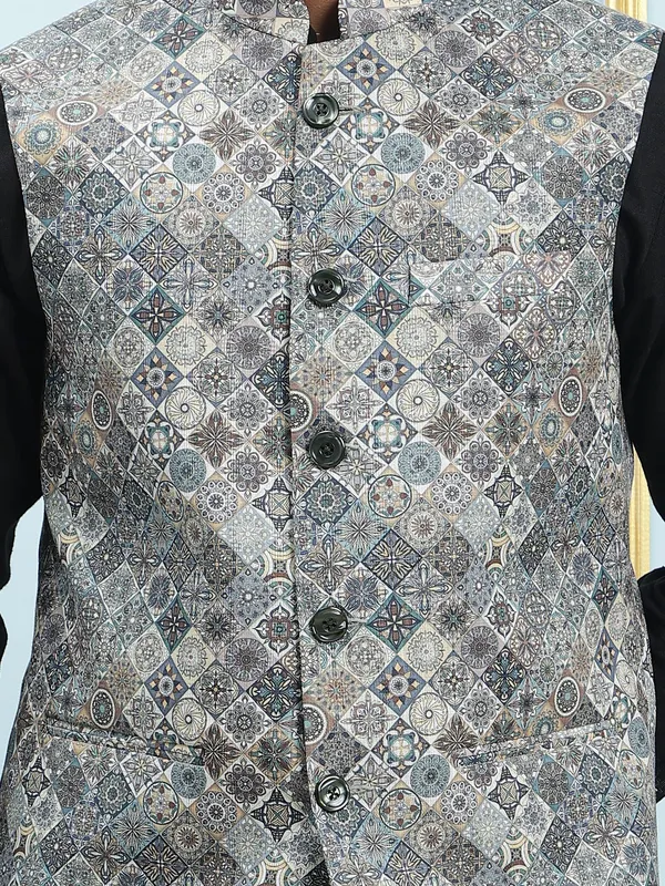 Pure_Cotton_Straight_Kurta_&_Pyjama_Set_with_Printed_Cotton_Nehru_Jacket