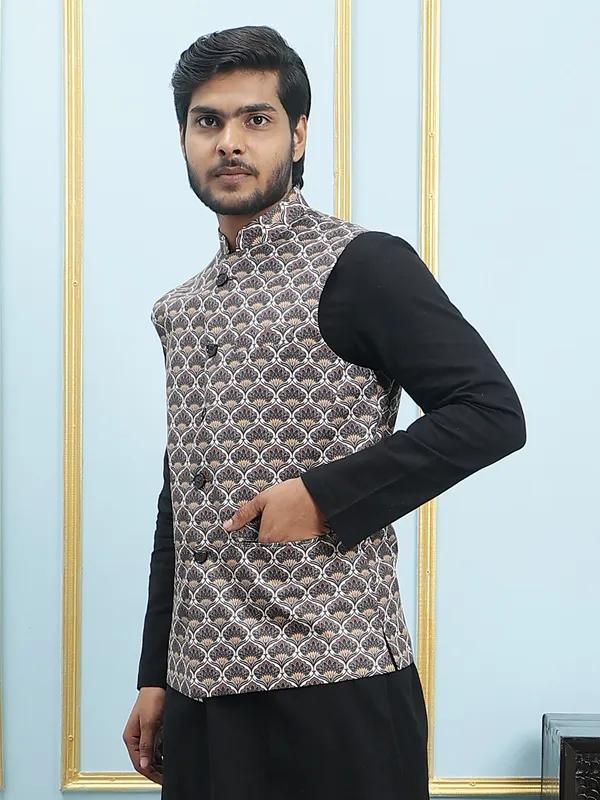 Men_Black_Kurta_Pajama_And_Black_Digital_Print_Cotton_Nehru_Jacket