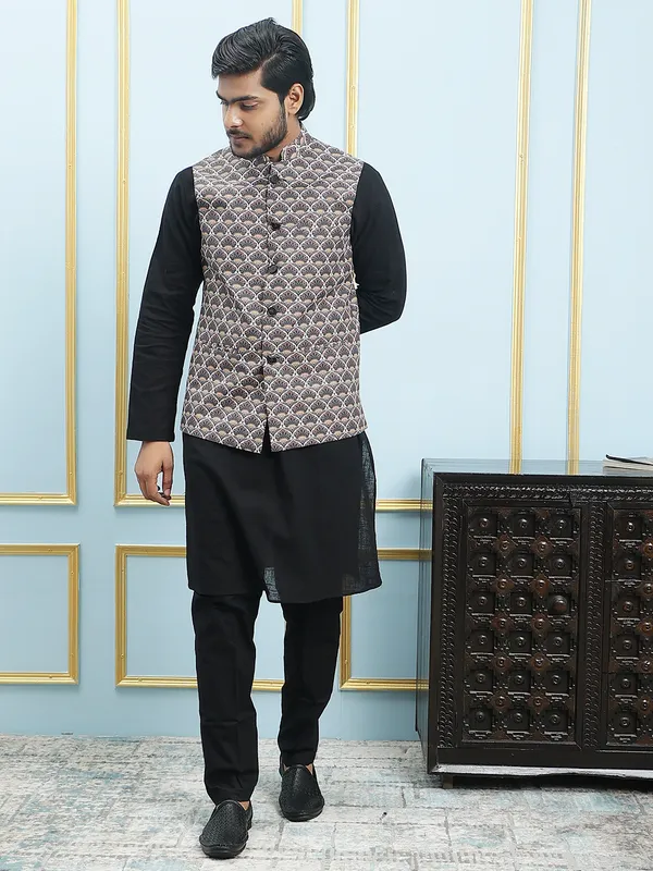 Men_Black_Kurta_Pajama_And_Black_Digital_Print_Cotton_Nehru_Jacket