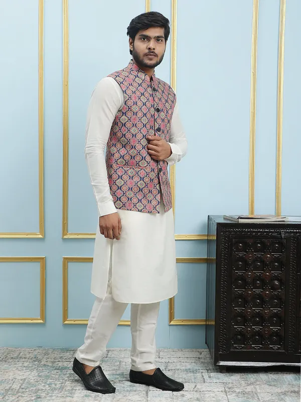 Pure_Silk_Straight_Kurta_&_Pyjama_Set_with_Printed_Cotton_Nehru_Jacket