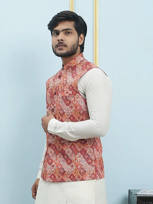 Men_Off_White_Kurta_Pajama_And_Maroon_Digital_Print_Cotton_Nehru_Jacket