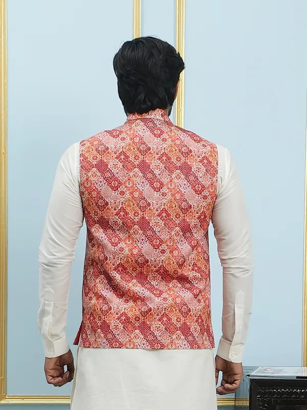 Men_Off_White_Kurta_Pajama_And_Maroon_Digital_Print_Cotton_Nehru_Jacket