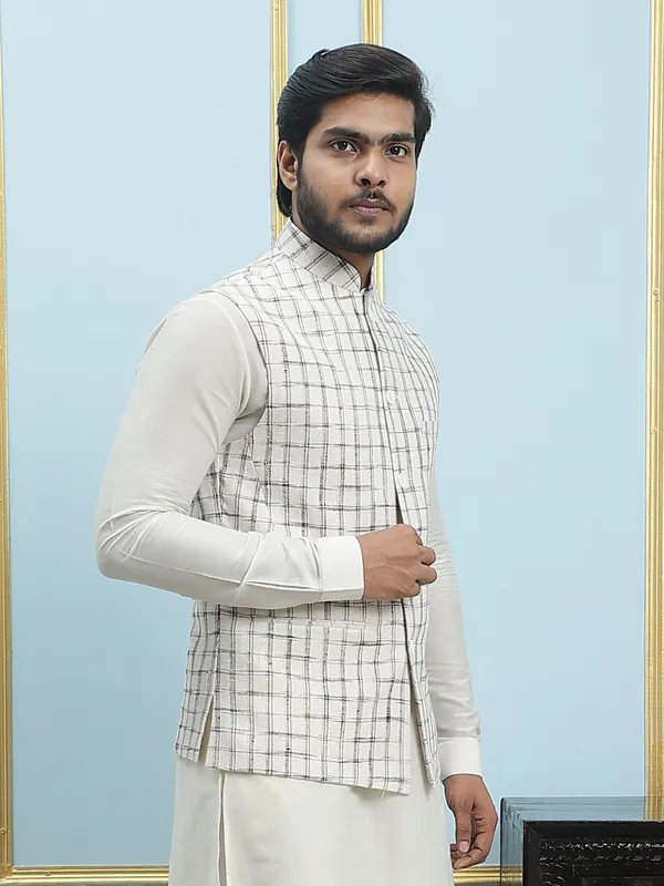 Men_Off_White_Kurta_Pajama_And_Cream_Color_Solid_Khadi_Nehru_Jacket