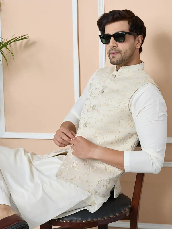 Beige_Woven_Jacquard_Nehru_Jacket_With_Solid_Kurta-Pyjama_(3_Piece_Set)