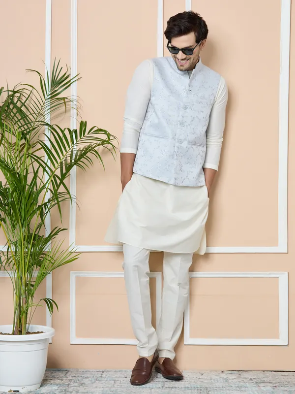 Blue_Woven_Jacquard_Nehru_Jacket_With_Solid_Kurta-Pyjama_(3_Piece_Set)