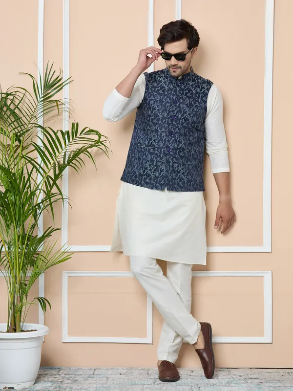 Navy_Woven_Jacquard_Nehru_Jacket_With_Solid_Kurta-Pyjama_(3_Piece_Set)
