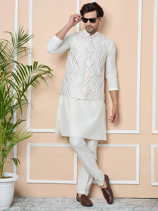 White_Sequin_Embroidered_Nehru_Jacket_With_Solid_Kurta-Pyjama_(3_Piece_Set)