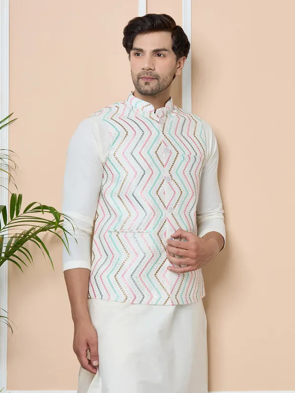 Multicolor_Diamond_Zigzag_Embroidered_Nehru_Jacket