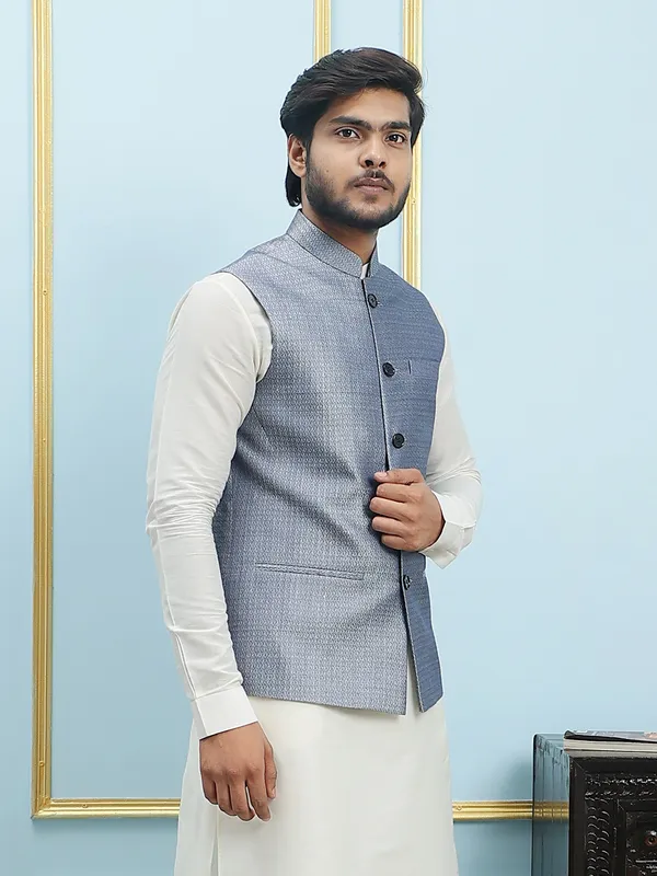 Men_Off_White_Kurta_Pajama_And_Blue_Color_Solid_Woven_Design_Jacquard_Nehru_Jacket